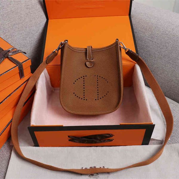 

new summer fashion women's texture single shoulder versatile ins french minority messenger bucket bag