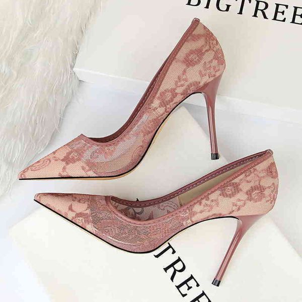 

sandals women designer pointed high heels pumps lace pattern shallow mouth, Black