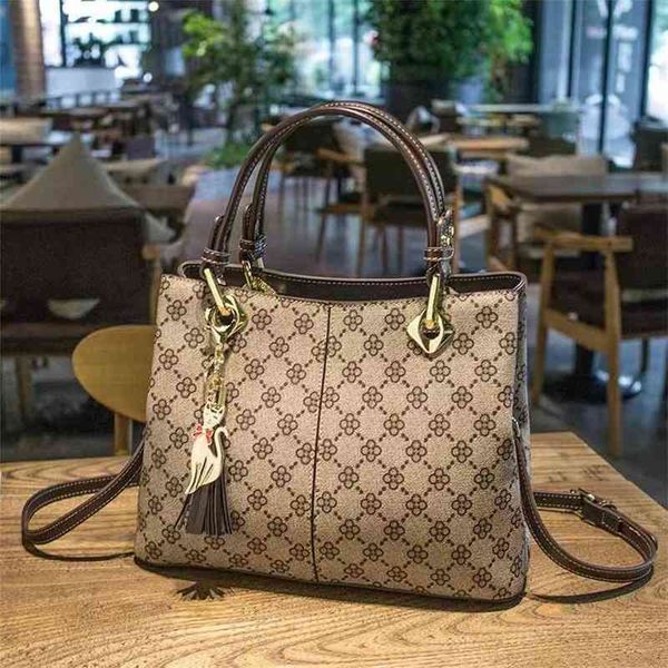 

2022 spring and summer new fashion foreign style korean ins versatile one shoulder messenger bag trendy portable tote s