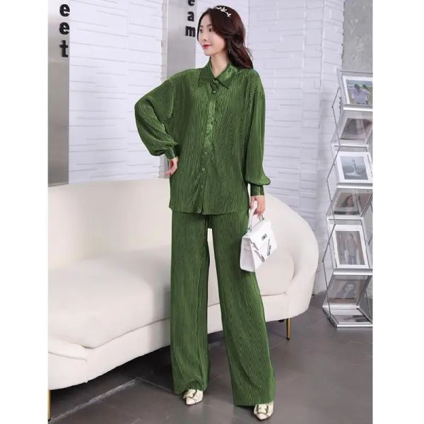 

solid color shirt two piece set spring and summer pant of 2022 european and american colour vertical feeling loose smooth wrinkle leisure tw, White