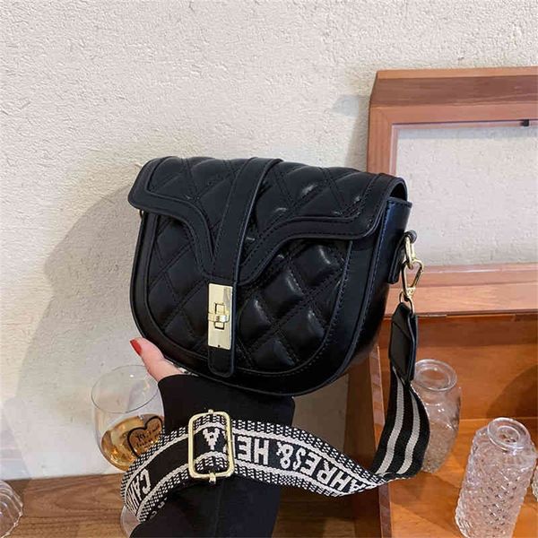 

small female fashion semi-circular saddle foreign style simple wide belt contrast color single 80% off purse sales