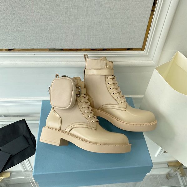 2022 Designers Mulheres Boot de tornozelo Botas de laço de couro brilhante Re-nylon Botas de beleza preta branca com botas de combate de bolsa com caixa NO407