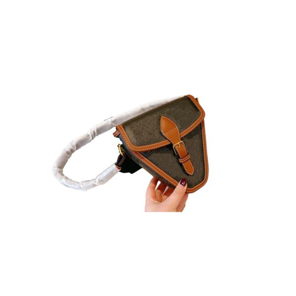 

2022 new ces lin es triangle bag pillow mini crescent croissant baguette bags designer envelope wallets with the box