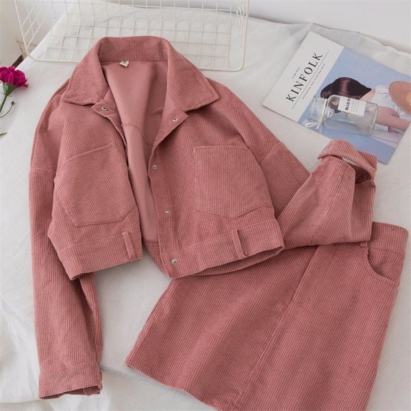 Moda Mulheres Conjunto de duas peças Ladies Pink Corduroy Jacket Salia Casual Mulheres Conjunto de outono Salia curta Capaco de veludo solto 2pcs Terno