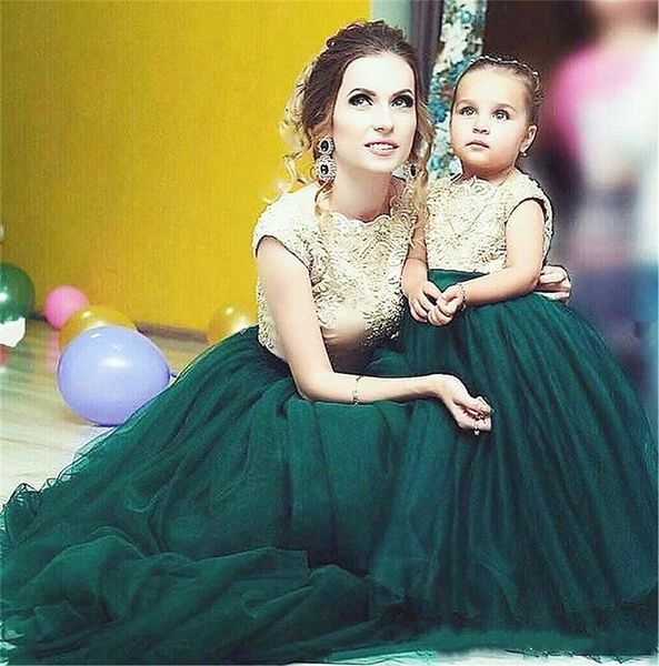 Vestidos de menina wd escuro ouro verde apliques mãe e filha comprimento de casamento malha macia mangueira de festas de aniversário flor