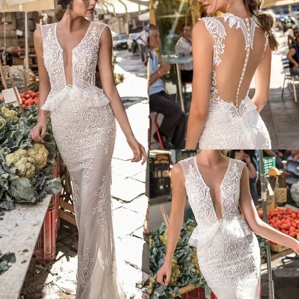 Neueste Berta -Kleider Deep v Hals ärmellose einzigartige Designerin Spitze Applique sexy Boho Hochzeitskleid Sweep Zug billige Brautkleider