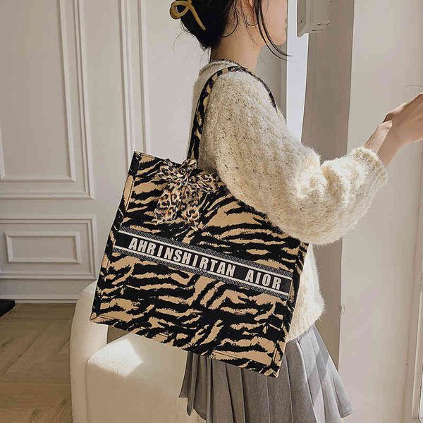 

2022 new designer handbags leopard tote square portable trend high-capacity