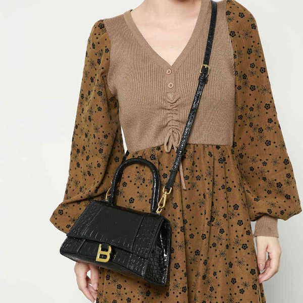 

bags 2022 new texture bag women's summer minority versatile messenger single shoulder portable hourglass