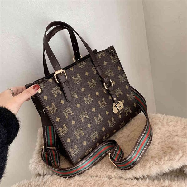 

women's new fashion printing large capacity single diagonal women's design purses online