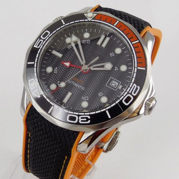 Armbanduhren 41 mm Herrenuhr mit Automatikaufzug, automatisches GMT-Uhrwerk, Saphirglas, orangefarbenes Kautschukarmband, Datumsfenster