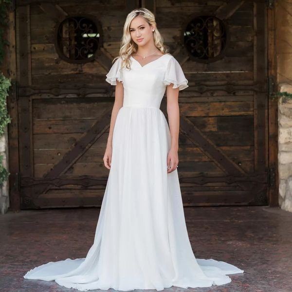 

2022 new a-line chiffon boho modest wedding dresses with flutter sleeves v neck buttons back informal beach bridal gowns bohemian robes b051, White