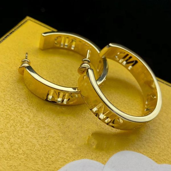 

new fashion ladies designer earrings gold plated letter stud earrings women's holiday gifts, Golden;silver
