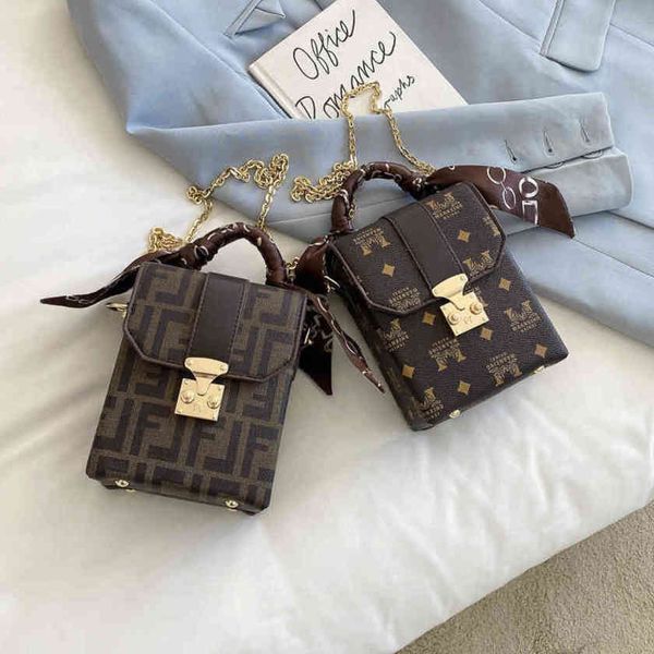 

20% off sitewide 2022 luxury bags family chain wind silk scarf shaped portable vertical lock small box bag tide