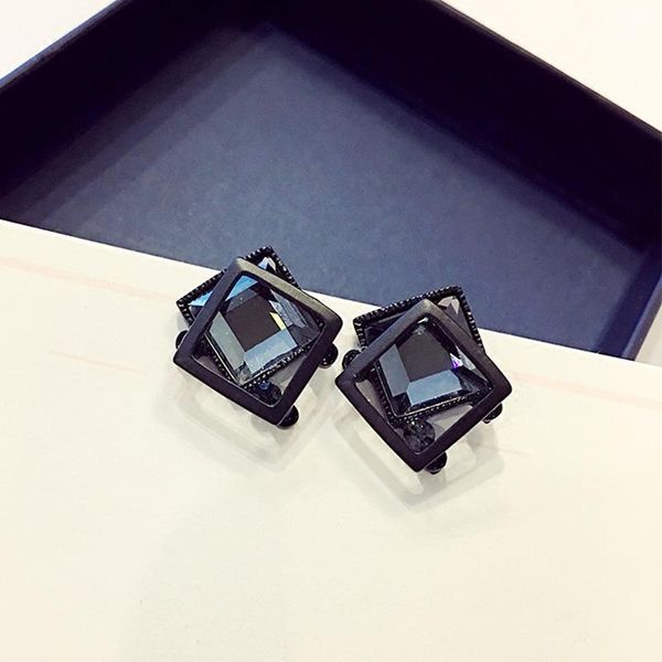 Jóias de moda de design de garanhão Brincos de metal de cristal preto simples Arete de Mujer ModernOS 2022Stud