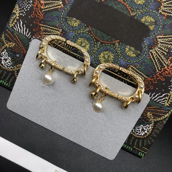 

women designer brooch fashion ladies famous letter pearl luxury couples individuality brooches suit pin jewelry accessories with box, Gray