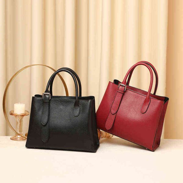 

designers bags leather women's bag 2022 new middle-aged mother's simple work hand leather messenger large