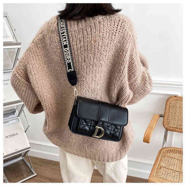 

2022 new designer handbags store net red version fashion trend small square single shoulder