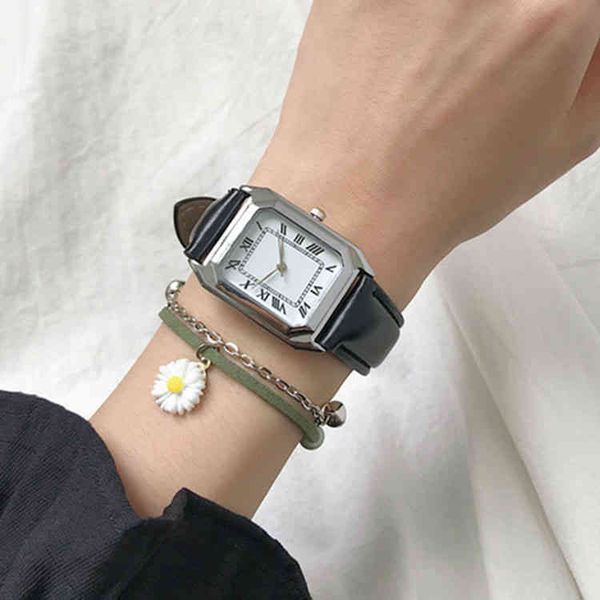 

new fashion square dial belt simple leisure student watch women's quartz watch, Slivery;golden