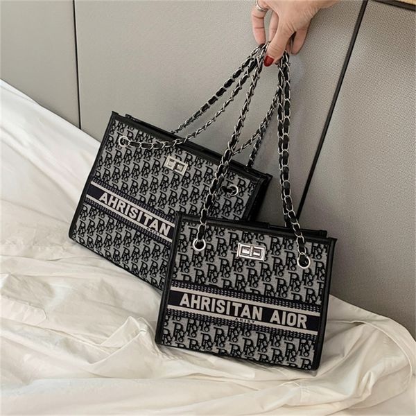 

net red women's new fashion sense foreign style french versatile messenger one chain wholesale store 70% off wholesale shop