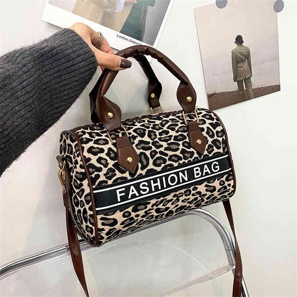 

casual texture single shoulder fashion trend hand printed bag factory store online