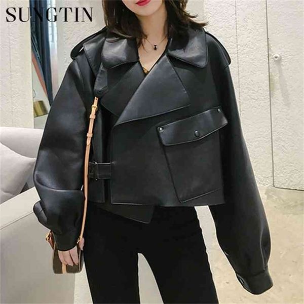 

sungtin women faux leather jacket soft loose vintage biker coat short pockets motor pu black jacket autumn street leather coat 210923