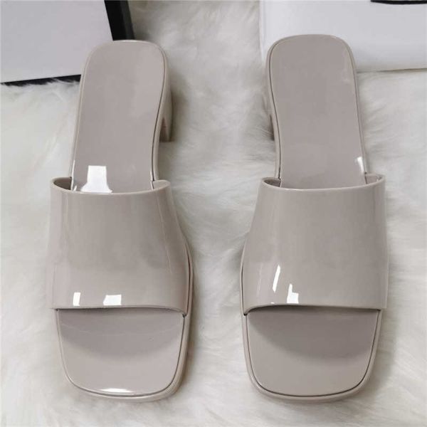 

women slippers thick bottom sandals chunky rubber slides platform alphabet lady slipper bright leather heel sandal fashion beach shoes, Black