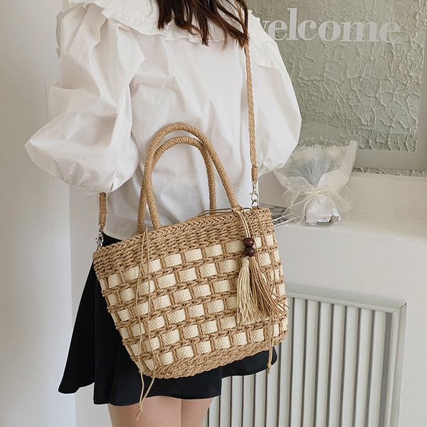 

woven handbag 2022 new plaid tassel messenger bag retro vegetable basket bucket bag summer grass package