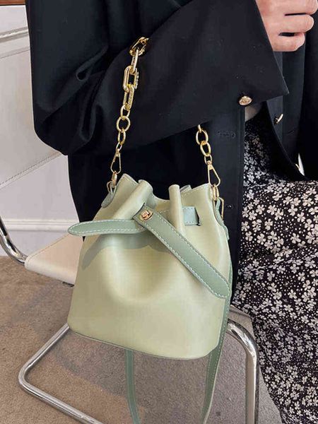 

2022 trend women's bag bucket simple chain shoulder crossbody bags for women luxury design pu leather female fashion handbags g220517