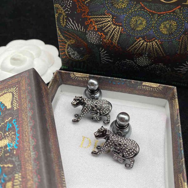 

factory outlet front and back pearl earrings for women 2022 new diamond inlaid silver needle wind earrings, Golden