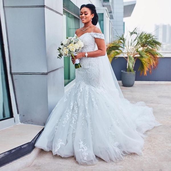 

2022 arabic vintage mermaid wedding dresses off shoulder lace crystal beads chapel train plus size formal bridal gowns robe de mariee, White