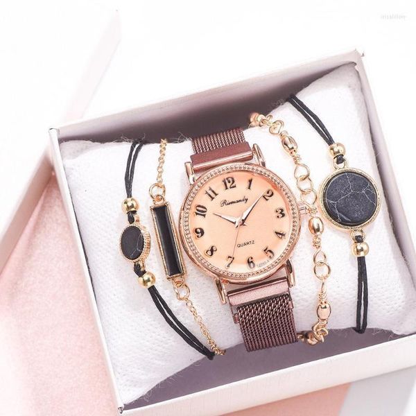 Principais relógios de pulso simples Dial Dial números árabes Metal Fashion Watch Ladies Set Bracelet Bracelet Quartz Watchwristwatches Iris22