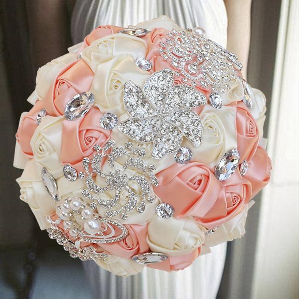 Couronnes De Fleurs Décoratives 1pc / lot Champage Et Bouquet De Mariage En Soie De Corail Avec Gemme D'argent Couleur Pure Blanc Fleur De Mariée Bowknot Tenant