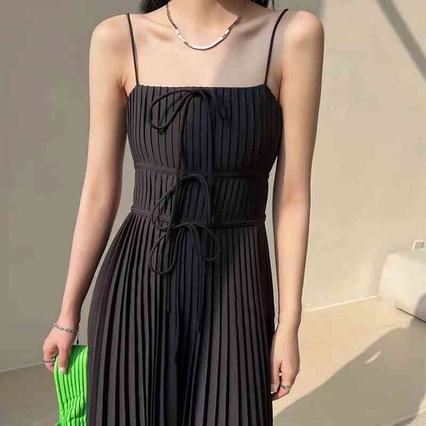 

casual dresses french hepburn style temperament design sense of minority fashion gentle pleated waist black suspender dress women's sum, Black;gray