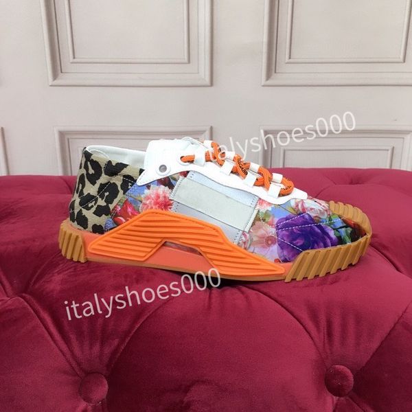 

2022 men women designer sneakers 35-41 striped white leather sneaker casual shoes with ace series snake tiger and red and green on the heel, Black