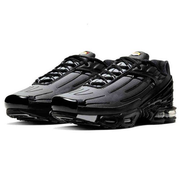 

2021 new tn plus 2 3 running shoes mens sneakers chaussures triple white black quality