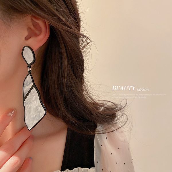 

silver needle geometric irregular acrylic earrings elegant personality fashion earrings design sense exaggerated versatile eardropfor wome, Golden