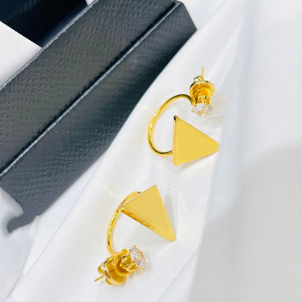 2022 Designer -Ohrringe Ohrh￶rer Designer f￼r Frauen Luxurys Designerische mit Diamond Gold Ohrring Dreieck P Buchstaben Ohrringe D2206143z