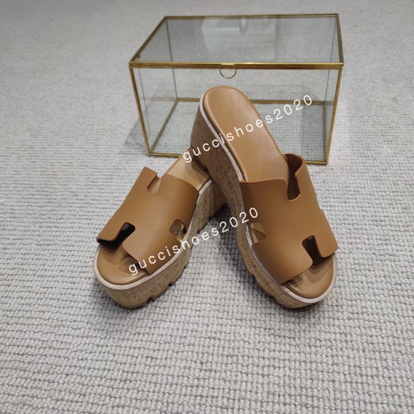 

2022 women slippers sandals fashion designers triangle flat slides flip flops summer genuine leather outdoor loafers bath shoes beachwear bl, Black;red