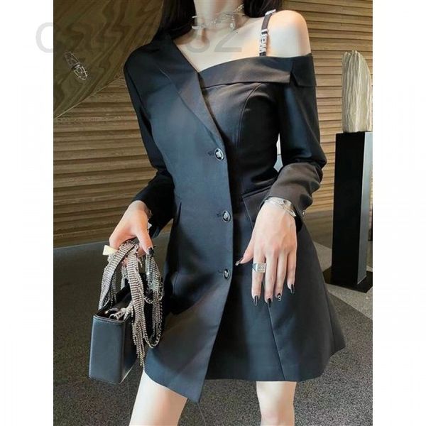 

casual dresses designer chaopai 22 early spring new high-grade dress women's off shoulder suspender temperament suit skirt design sense, Black;gray