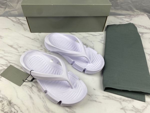 

2022 summer new type of slipper sandals for women wearing flat slippers for leisure korean embroidery beach home 0508, Black
