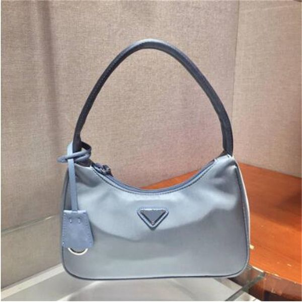 

2022 ladies messenger bag one shoulder men's nylon handbag selling girl hobo wallet