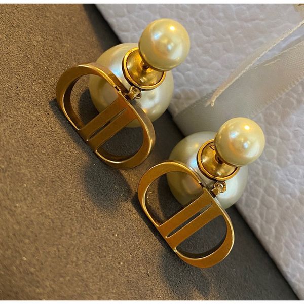 

2022 new jewelry accessories new earrings women's pearl little bee star pendant earrings, Golden