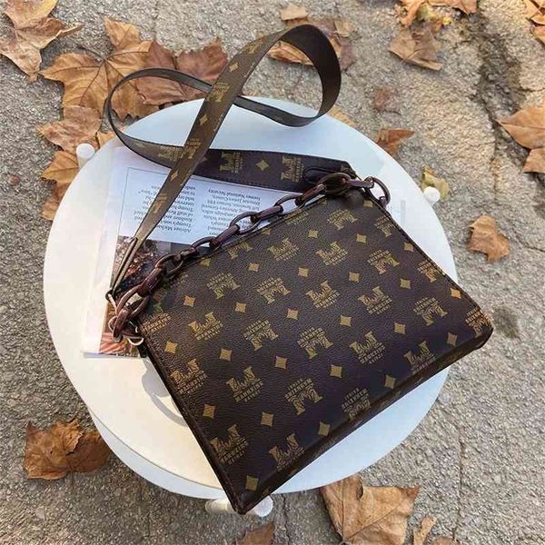 

new fashion chain women's single oblique cross trend women's new high-capacity square red tide purses outlet online