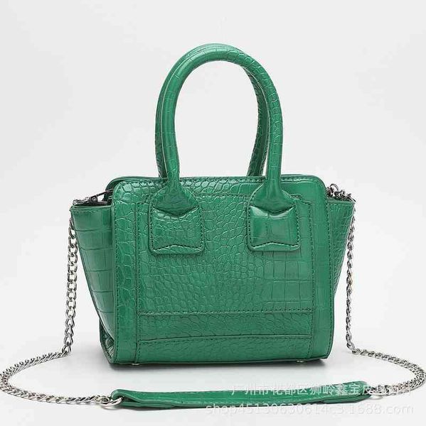 

2022 new chain women's bag black tote portable leather designer bags for women