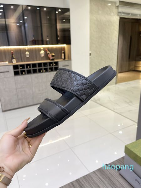 

2023 new spring and summer catwalk designer slippers men's non-slip comfortable slippers high-end quality luxury, Black