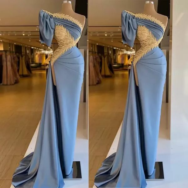 2022 Satin-Seiden-Abendkleider Goldapplikationen Puffärmel Meerjungfrau-Abschlussballkleider Slim Side Split Red Carpet Fashion Partykleid B0525W5
