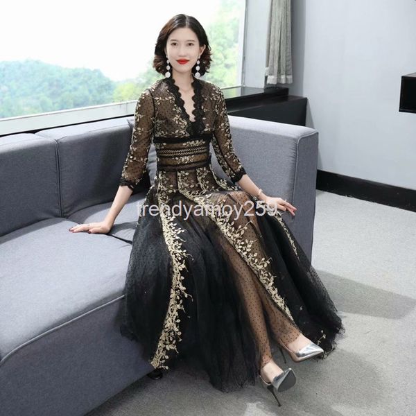 

casual dresses fashion women's v-neck embroidered dress, Black;gray
