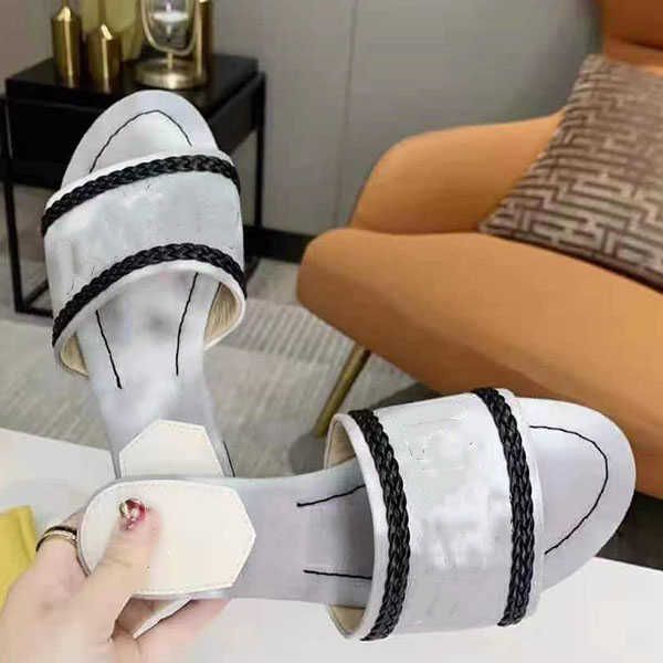 

woman slipper designer slipper quality casual slipper fabric printing and embroidery flip flops size 35-42 with box, Black