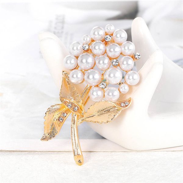

women scarf flowers clothes brooch with pearl crystal floral lapel pins european female plant alloy corsage badges for sweater cowboy clothi, Gray