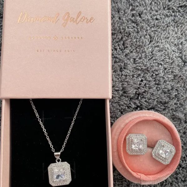 

fashion designer necklace and stud earrings set for girlfriend essential set banquet wedding gifts 2022, Silver